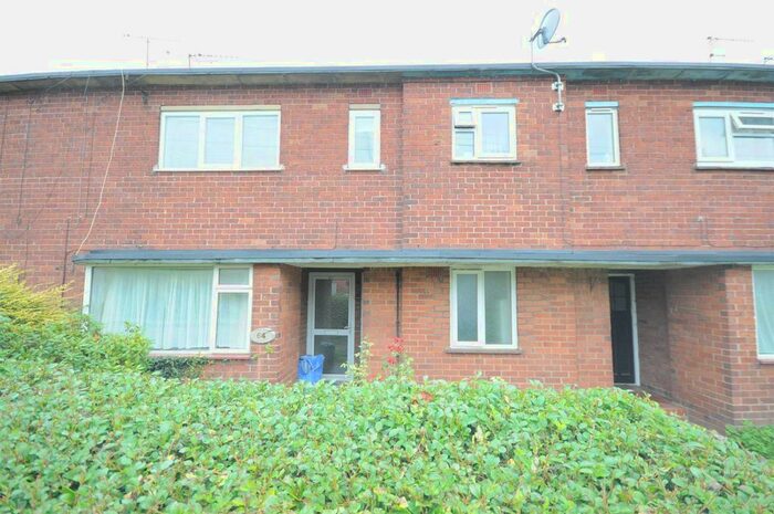 2 Bedroom Flat To Rent In Manor Rise, Stone, ST15