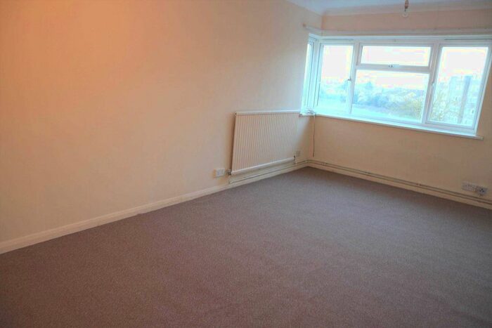 1 Bedroom Flat To Rent In Cressfield, Ashford, TN23