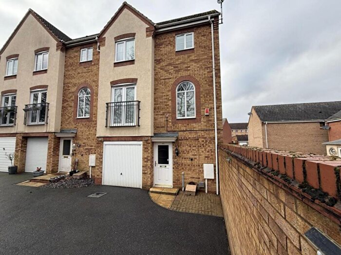 3 Bedroom Town House For Sale In Goodheart Way, Thorpe Astley, Braunstone, Leicester, LE3
