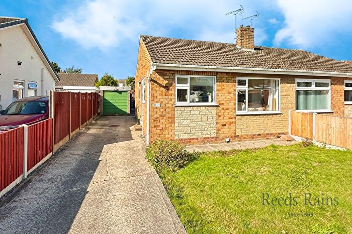 2 Bedroom Bungalow For Sale In Springfield Close, Barlby, Selby, North Yorkshire, YO8