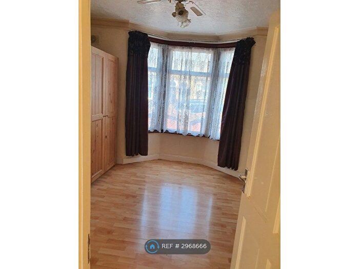 3 Bedroom Terraced House To Rent In London, London, E6