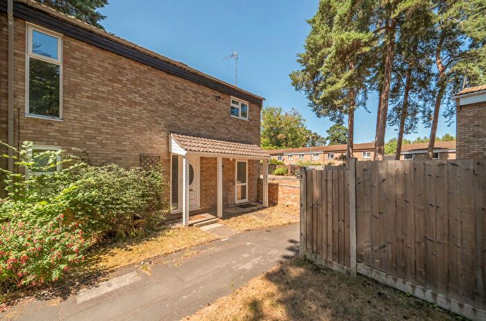 3 Bedroom End Terrace House For Sale In Oakengates, Bracknell, Berkshire, RG12