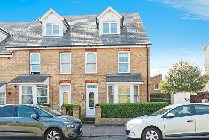 2 Bedroom Flat For Sale In High Street, Ramsgate, Kent, CT11