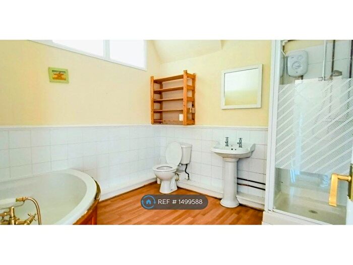3 Bedroom Flat To Rent In Manchester Road, Altrincham, WA14