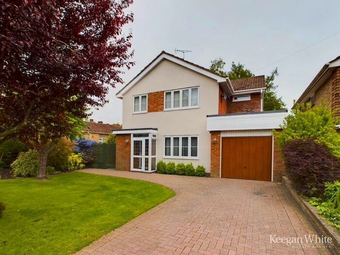 4 Bedroom Detached House For Sale In Louches Lane, Naphill - No Onward Chain, HP14
