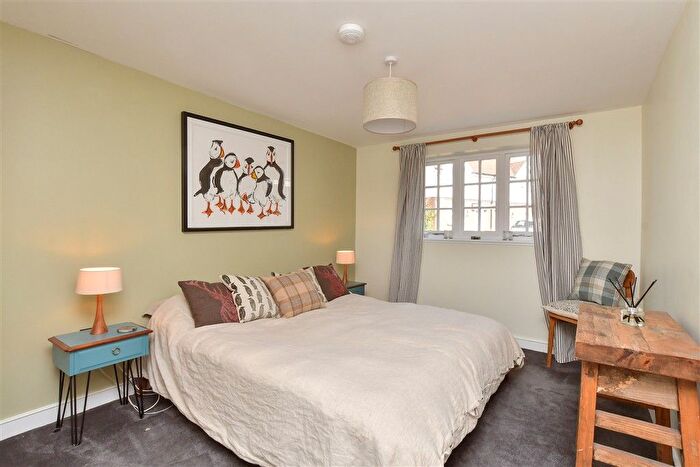 1 Bedroom Terraced House For Sale In Church Street, Uckfield, East Sussex, TN22