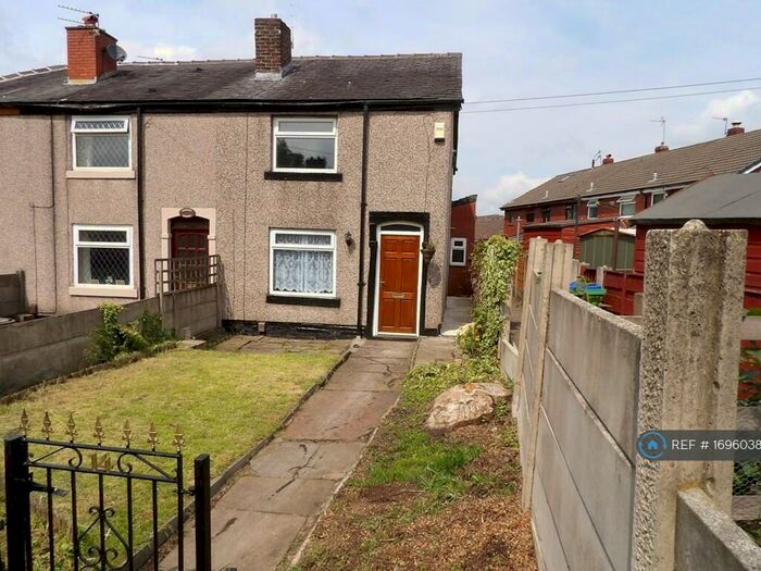 3 Bedroom Terraced House To Rent In Gorsey Hill Street, Heywood, OL10