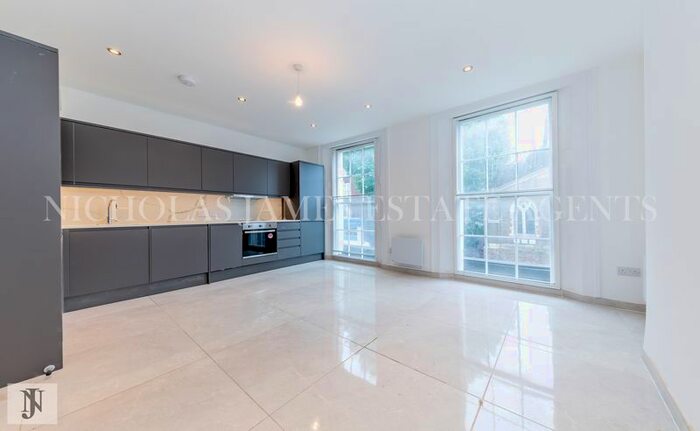 2 Bedroom Flat To Rent In Camden Road, Camden, London, NW1