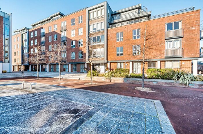 2 Bedroom Flat For Sale In Weevil Lane, Gosport, Hampshire, PO12