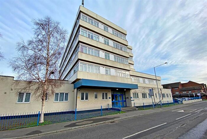 1 Bedroom Flat To Rent In Riverside Heights, Dock Road, Tilbury, RM18