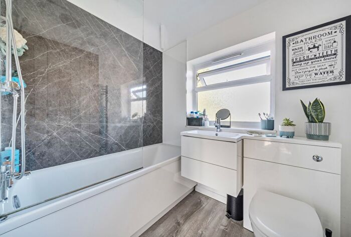 3 Bedroom Semi-detached House For Sale In Weller Road, Tunbridge Wells, Kent, TN4