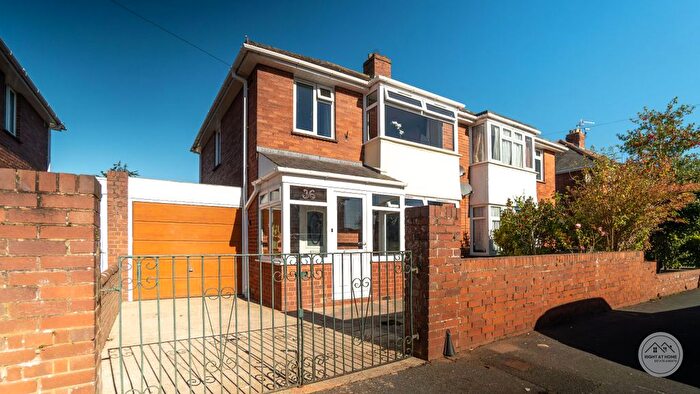 3 Bedroom Semi-Detached House For Sale In Stratford Avenue, Pinhoe, Exeter, EX4