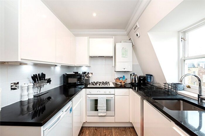 2 Bedroom Flat For Sale In Elizabeth Street, Belgravia, London, SW1W