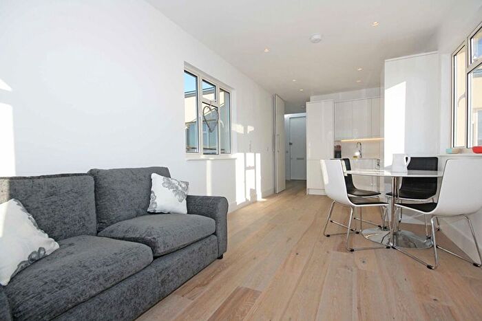 1 Bedroom Flat To Rent In Nightingale Lane, London, SW12