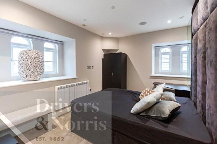 3 Bedroom Duplex To Rent In Princess Park Manor, New Southgate, London, N11