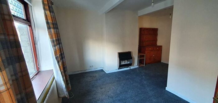 2 Bedroom Terraced House To Rent In Parratt Row, Bradford, BD3