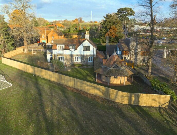 3 Bedroom Detached House For Sale In Stoke Road, Cobham, KT11