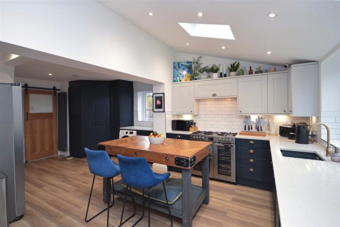 3 Bedroom Semi-Detached House For Sale In Top Stone Close, Burton Salmon, Leeds, LS25