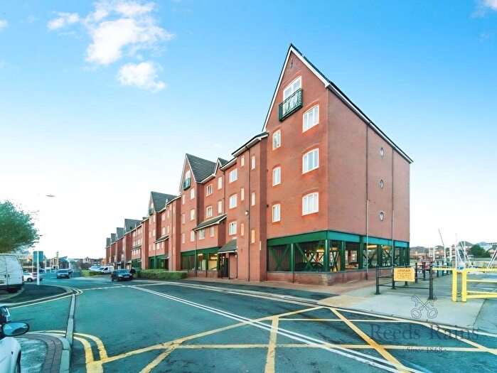 2 Bedroom Apartment For Sale In South Ferry Quay, Liverpool, Merseyside, L3
