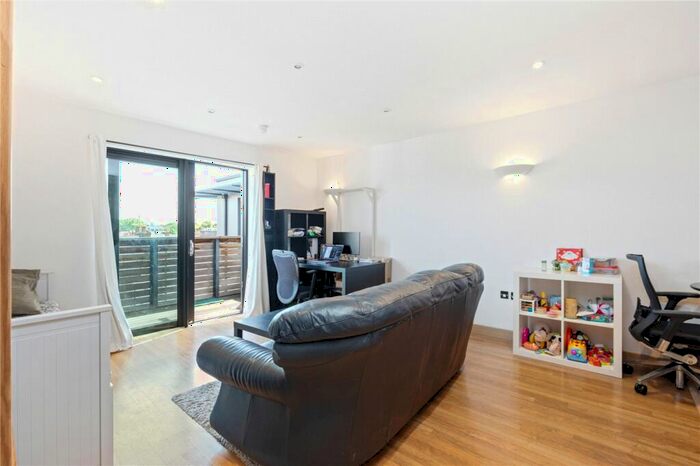 1 Bedroom Apartment To Rent In Drayton Park, London, N5
