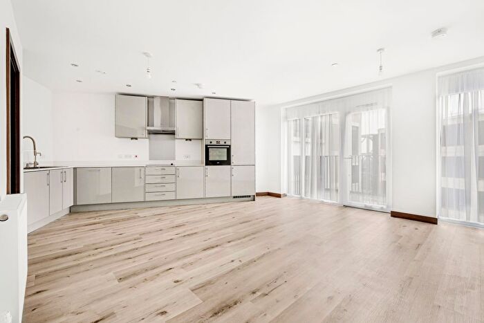 1 Bedroom Flat To Rent In Gramophone Lane, Hayes, UB3