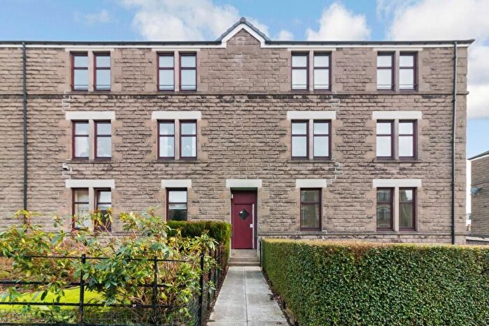 3 Bedroom Flat To Rent In Abbotsford Place, West End, Dundee, DD2