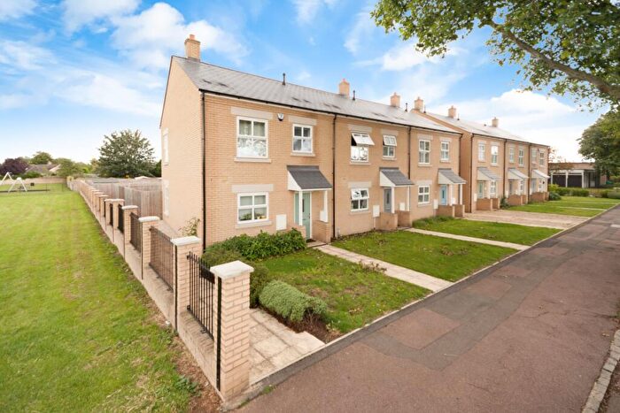 3 Bedroom End Of Terrace House To Rent In Centurion Court Kingsclere Road, OX26