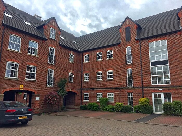 2 Bedroom Flat To Rent In Cordwainers Court, Chorley, PR7