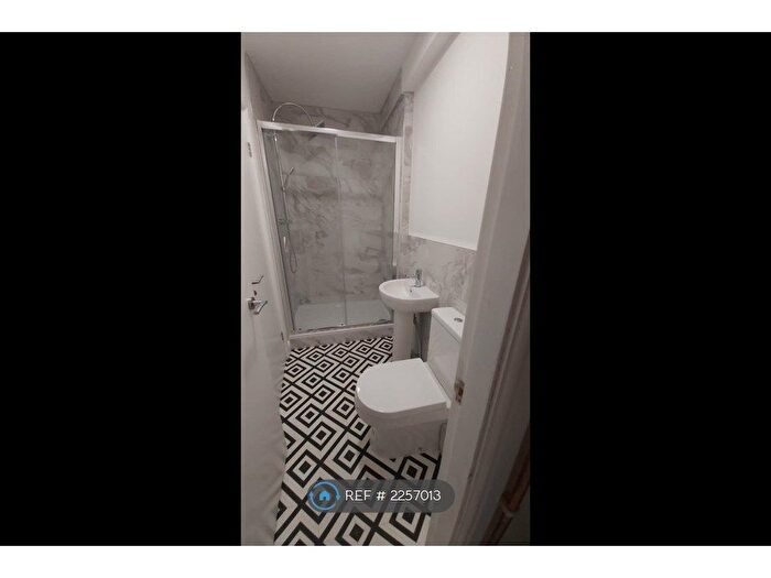 1 Bedroom Flat To Rent In Stephen House, Knottingley, WF11