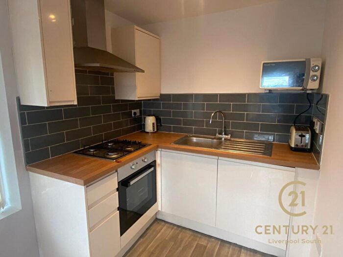 2 Bedroom Apartment To Rent In Mill Street, L8
