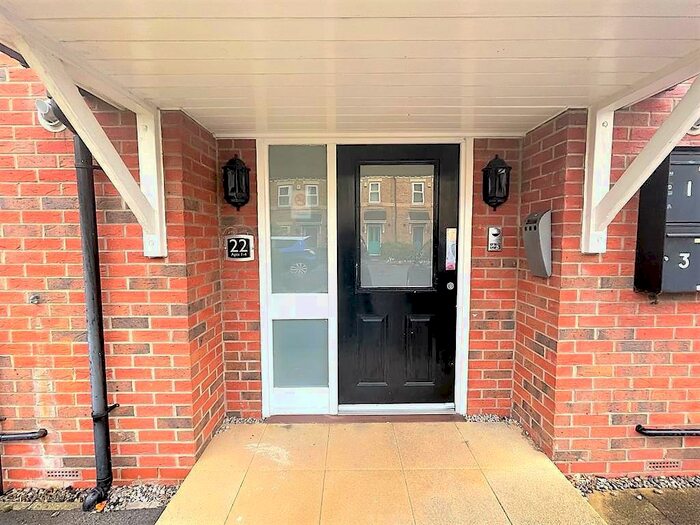 2 Bedroom Apartment To Rent In Sanderson Close, Hull, HU5
