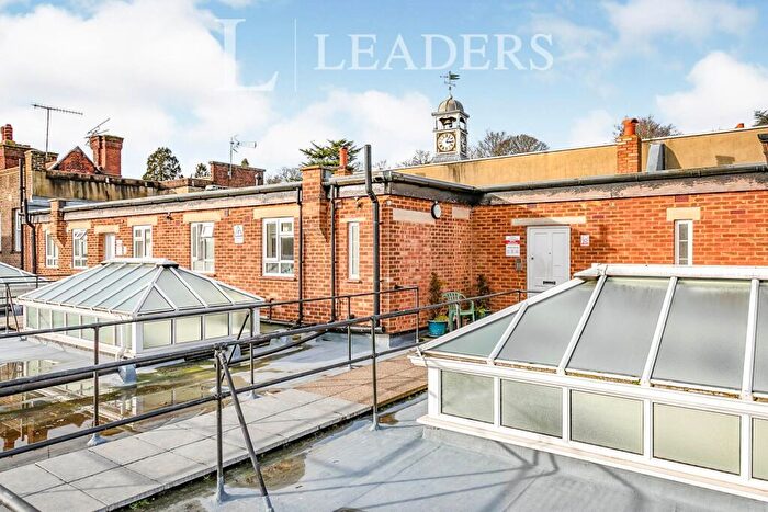 House To Rent In High Street, Reigate, RH2