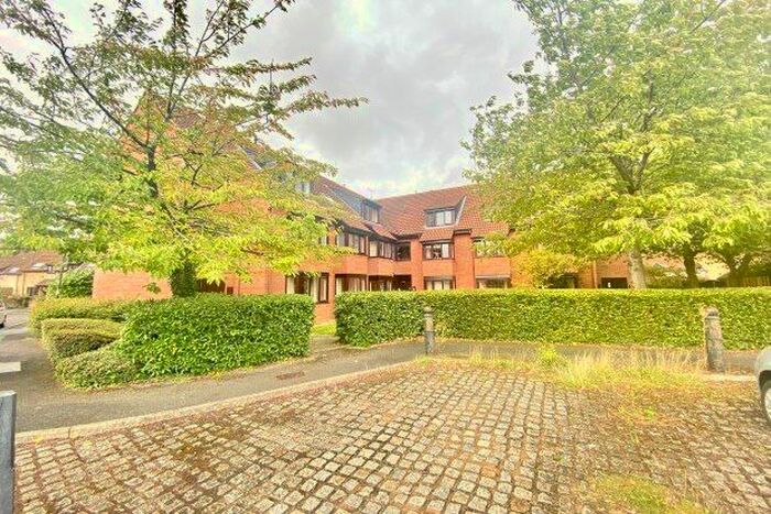 2 Bedroom Flat To Rent In Chapman Way, Cheltenham, GL51