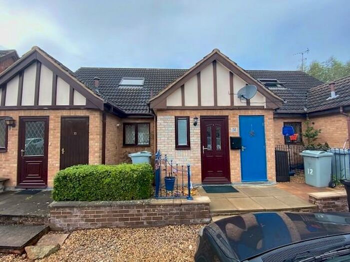 3 Bedroom Town House To Rent In Holly Close, Grantham, NG31