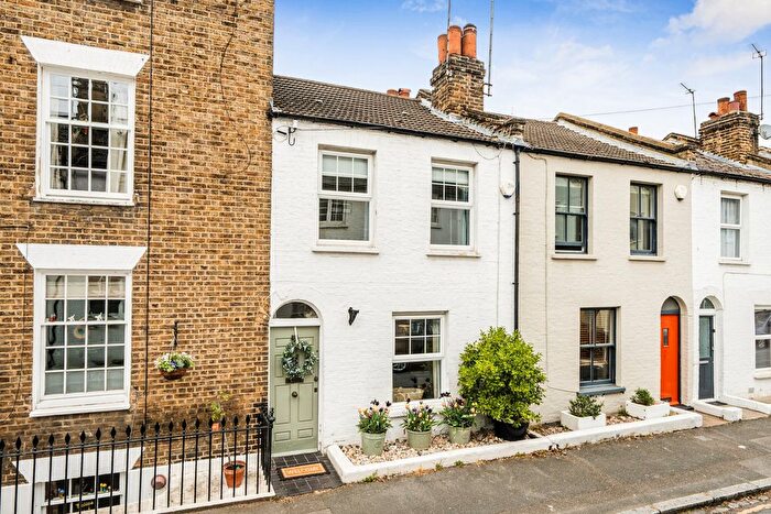 2 Bedroom Terraced House For Sale In Straightsmouth, London, SE10