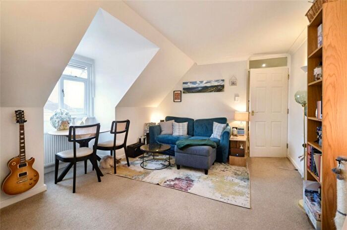 1 Bedroom Apartment For Sale In West Street, Haslemere, Surrey, GU27