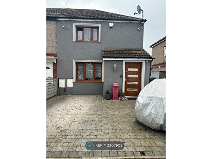 4 Bedroom Semi Detached House To Rent In Granville Avenue, Slough, SL2