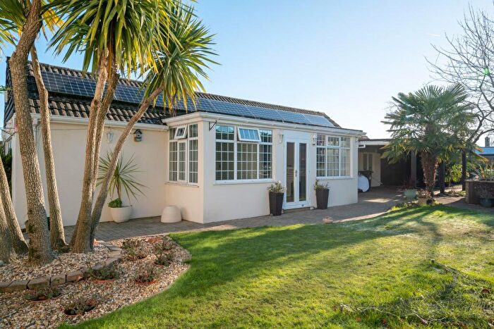 2 Bedroom Detached Bungalow To Rent In Annex, Rosemary Road, Poole, BH12
