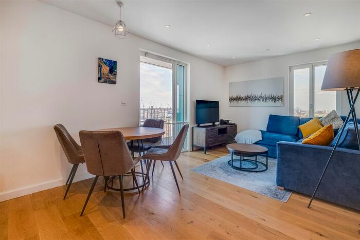 2 Bedroom Flat To Rent In Mapleton Crescent, London, SW18