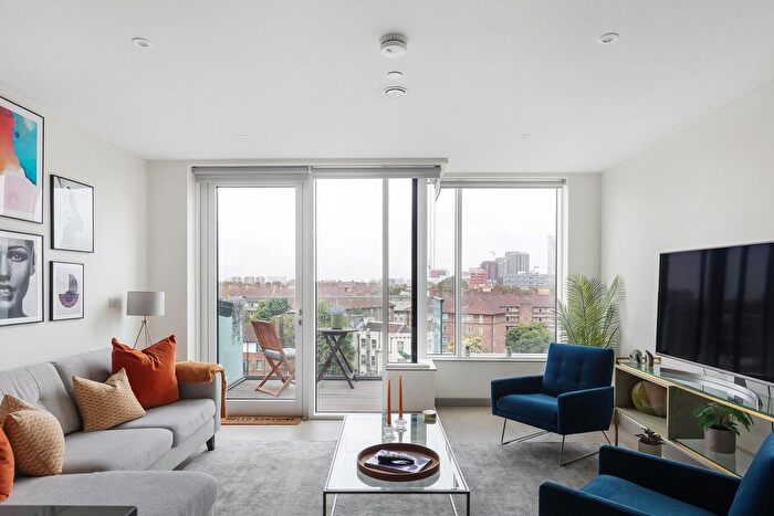 2 Bedroom Flat To Rent In Long Lane, Taper Building, SE1