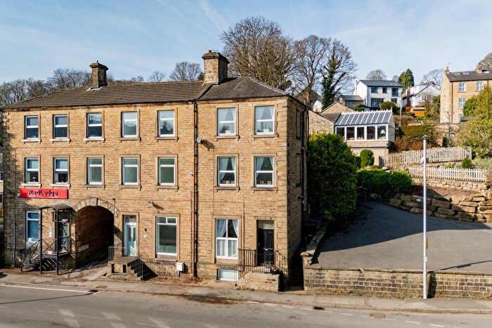 3 Bedroom Town House To Rent In Huddersfield Road, Thongsbridge, Holmfirth, HD9