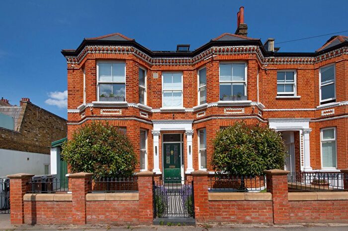 6 Bedroom End Of Terrace House For Sale In Ormeley Road, Balham, SW12