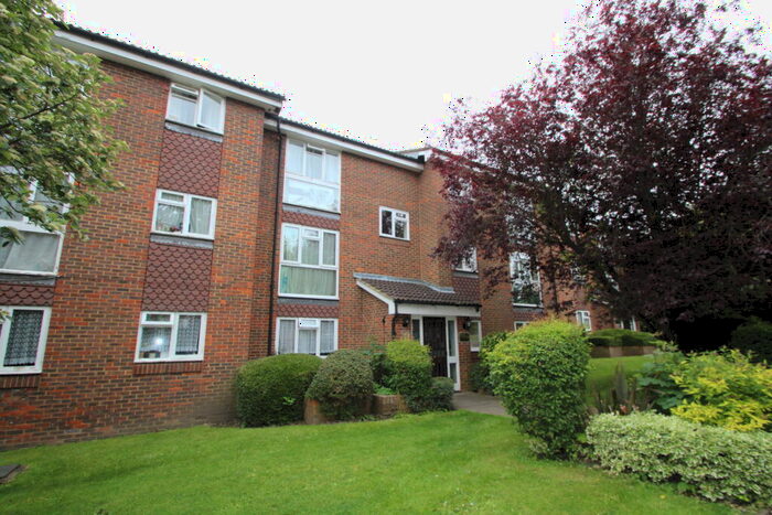 2 Bedroom Property To Rent In Fleetwood Close, CR0