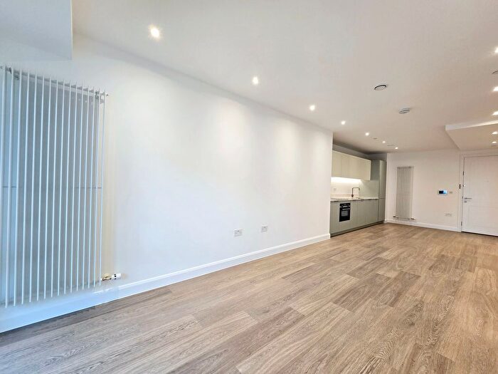 1 Bedroom Flat To Rent In Ellipse House, Eden Place, Custom House, E16
