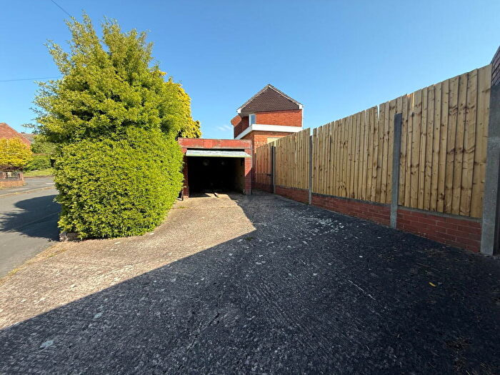 Garage / Parking For Sale In Wychbury Road, Quarry Bank, Brierley Hill, DY5