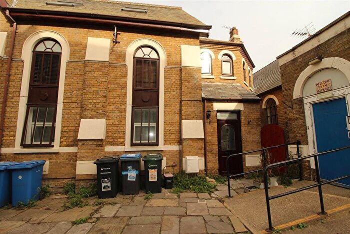 2 Bedroom Property To Rent In Well Road, Queenborough, ME11