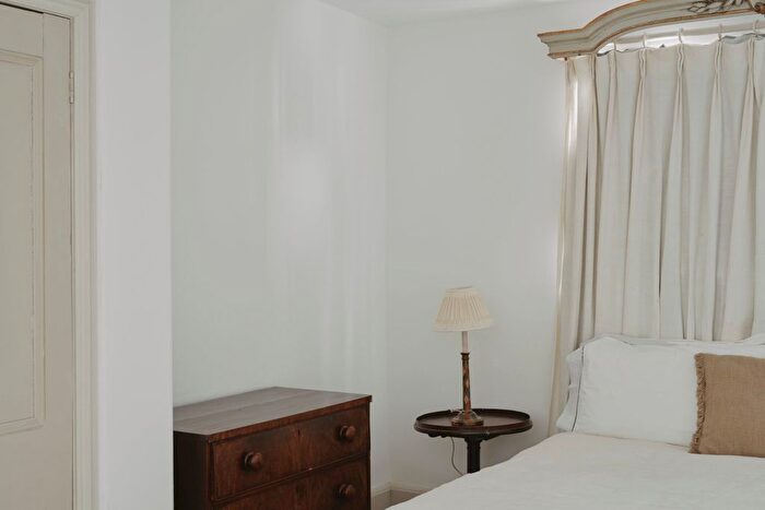 1 Bedroom Flat To Rent In Fulham Road, London, SW6