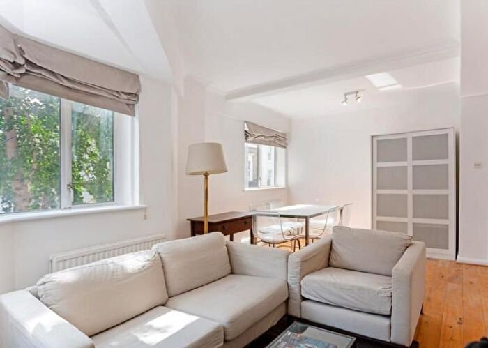 1 Bedroom Flat To Rent In Queen Anne Street, Marylebone, London, W1G