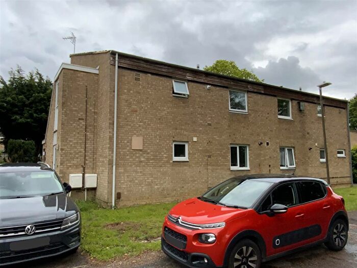 1 Bedroom Flat For Sale In Essenden Court, Stony Stratford, Milton Keynes, MK11