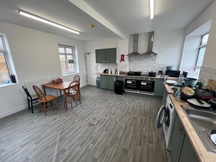 13 Bedroom House To Rent In Commercial Road, Grantham, NG31